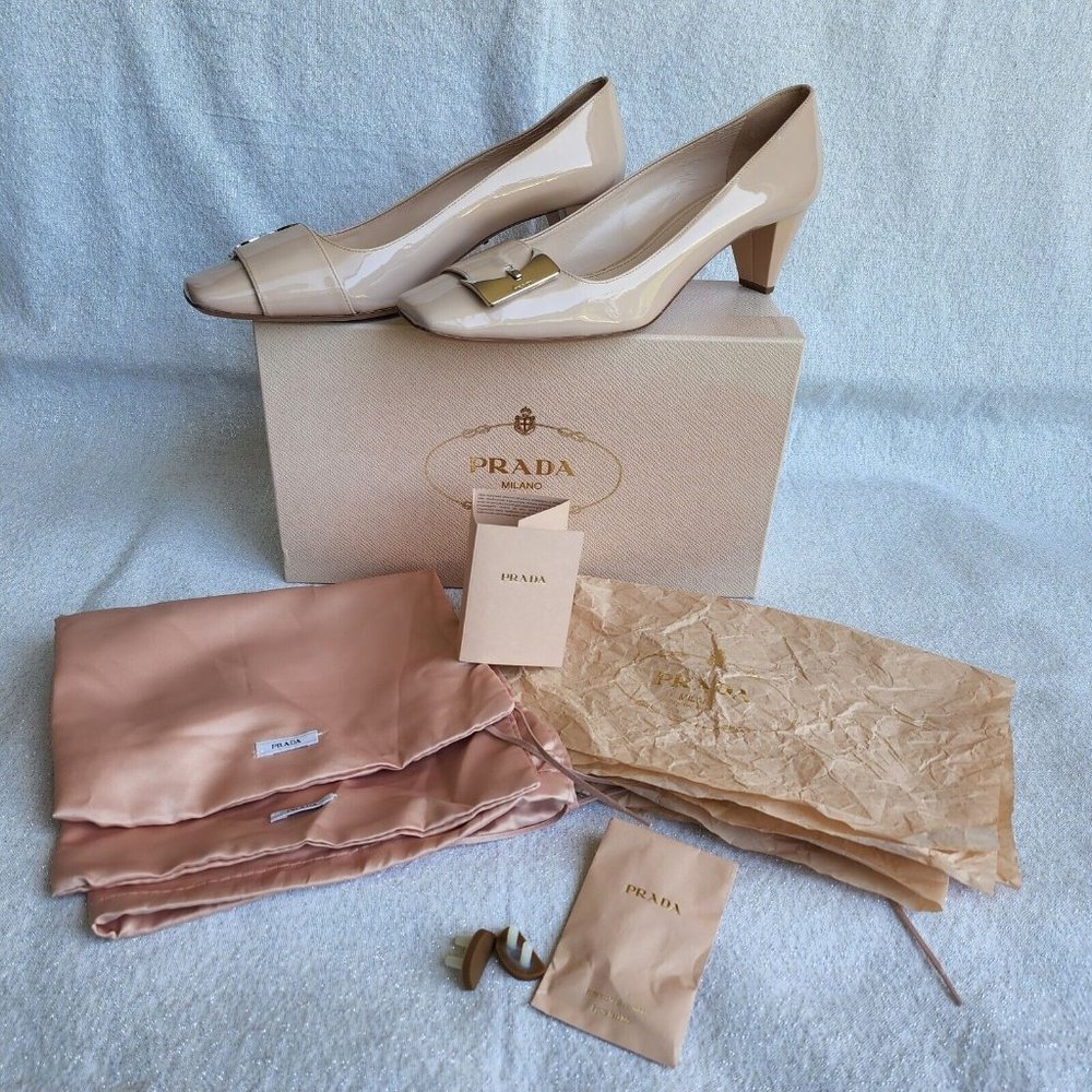 PRADA PATENT LEATHER HEEL SQUARE TOE BUCKLE PUMP POWDER CIPRIA EU 39.5 US 9